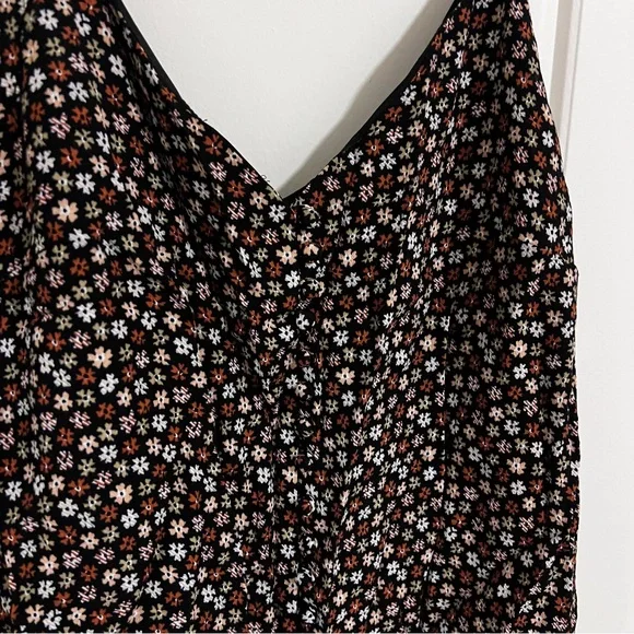 Madewell Floral Tank with Buttons - Picture 2 of 5